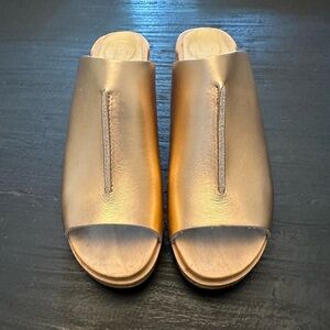 No 6 Gold Clogs Size 40!